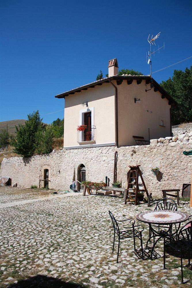 La Casa Su Le Dimore Del Borgo Aparthotel Santo Stefano Di Sessanio Exterior photo